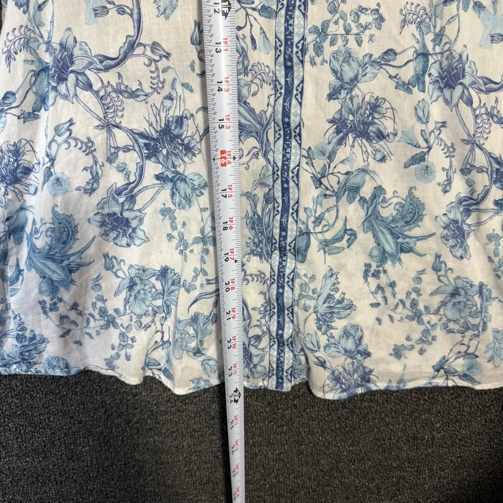 Alice + Olivia Blue and White Patterned Crop Floral Cotton Top, Large - Picture 6 of 8